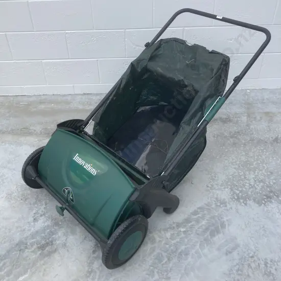 Innovations Leaf & Grass Collector With Catcher