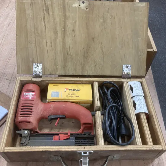 RAPID Workline 606 Electric Stapler IN Wooden Box