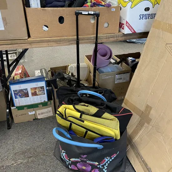 Ricardo Beverley Hills Travel Bag With Assorted Bags