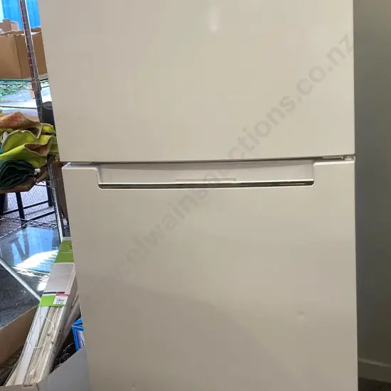 Haier 198 Litre Fridge Freezer, Model HRF220TW3