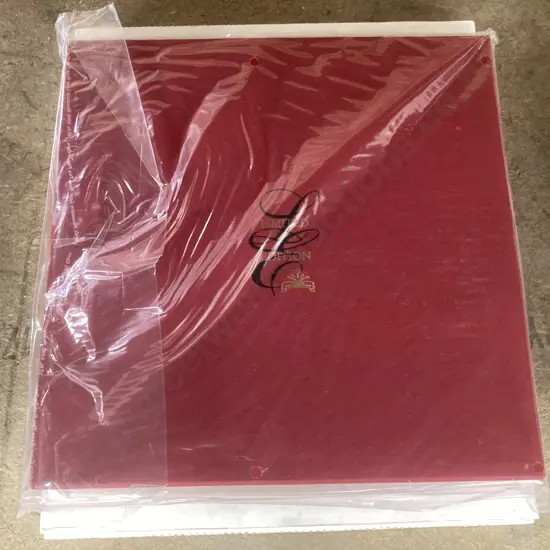 NZ Post Limited Edition Boxed "Famous New Zealanders" Stamp Fold-Out Display (Unopened)