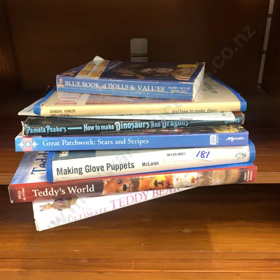 Selection of Books Including Teddys World, Great Patchwork Etc
