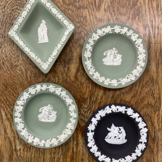 Selection of Wedgwood Items x 4, 3 x Green & White, 1 x Black & White