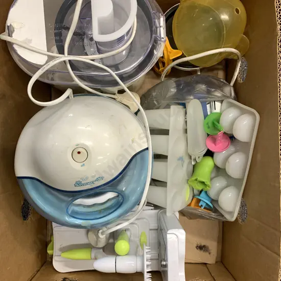 Box Lot of Kitchen Appliances & Ice Block Trays