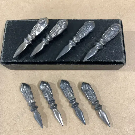 Set Of Eight Vintage Corn On Cobb Holders Pewter Silver Tone
