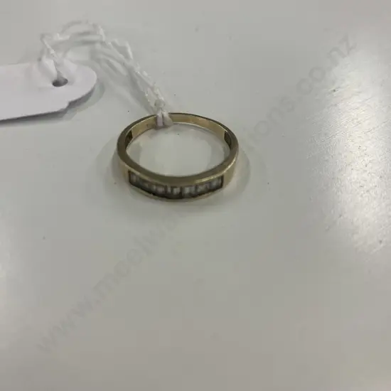 9 Carat? (Not Stamped) Ring With Clear Stones