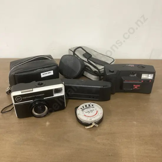 Vintage Kodak S10, Ektra 100, 55X Instamatic Cameras & Hanimex PR-60 Light Meter With Case