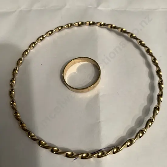 Gold? Twisted Bangle With 9ct Gold Wedding Band