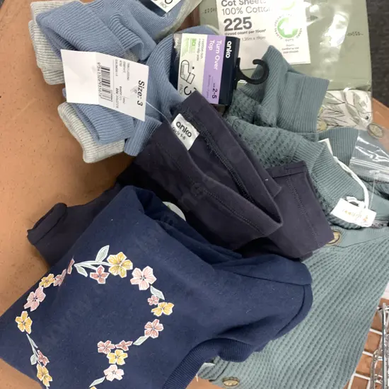 Anko Fitted Cot Sheets & Assorted Childrens Clothing