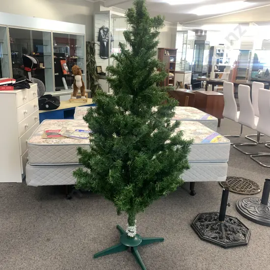 Christmas Tree - Deluxe 6' With 694 Tips