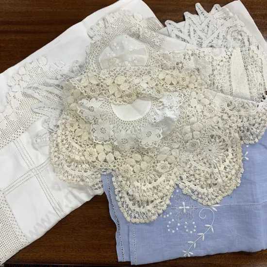 Assortment of Vintage Linen Including Napkins & Doillies