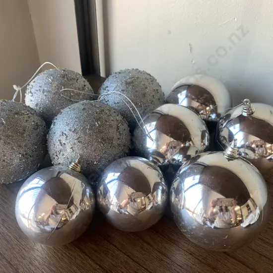 Assorted Christmas Baubles X10 Silver And Beaded 