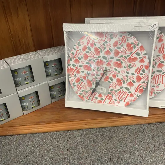 Lot of 3 Hansen & Berry Ltd (h&b Design) 'Pohutakawa' Wall Clocks With 6 x New Zealand Kiwiana Mugs