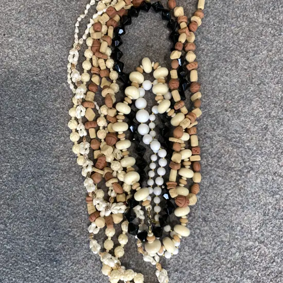 Selection of Costume Jewellery 'Necklaces' Including Beaded & Shell