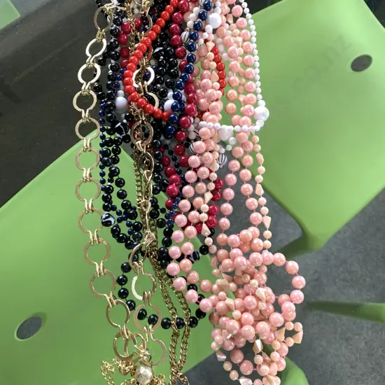 Assortment of Vintage Costume Jewellery, Beaded Necklaces Etc