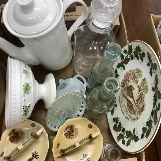 Box Lot Coffee Pot, Decanter, Royal Grafton Christmas Plate Etc