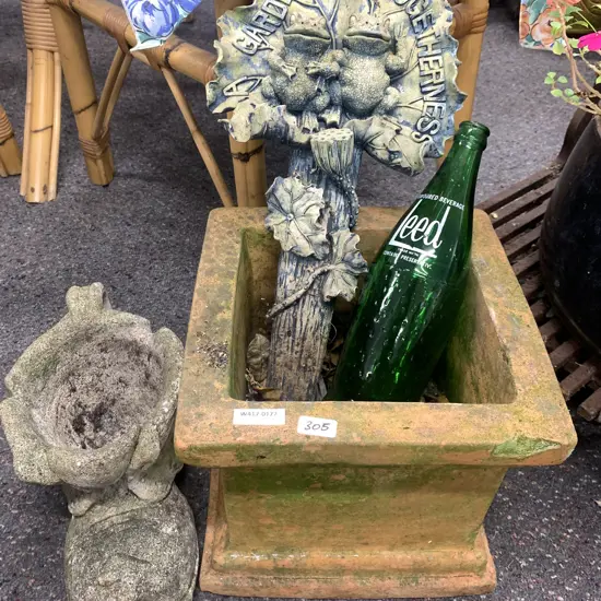 Vintage Concrete Boot Planter, 17 x 30cmFrog Garden Sign & Square Terracotta Pot, 25 x 25cm, Leed Bottle