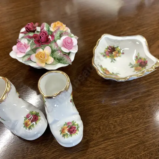 Royal Albert 'Old Country Roses' Items Including Boots & Shell Shaped Dishes