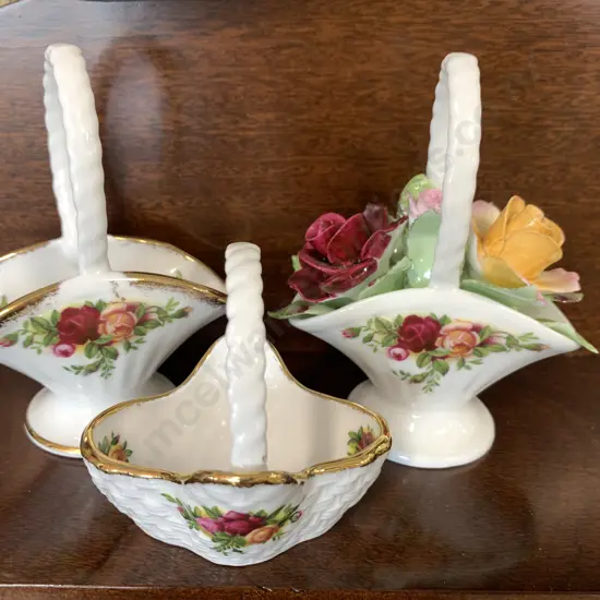 Royal Albert 'Old Country Roses' Flower Basket With China Baskets x2