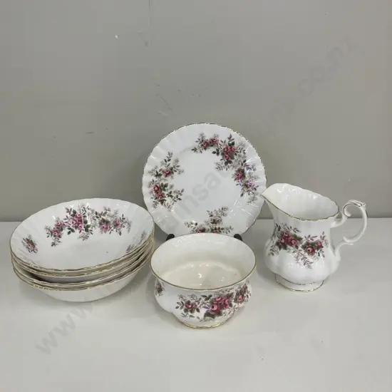 Royal Albert Lavender Rose Creamer, Sugar Bowl, Bread & Butter Plate With 3 Dessert Bowls