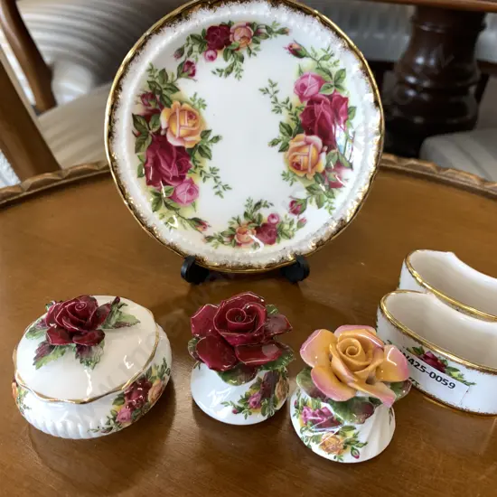 Royal Albert 'Old Country Roses' Items Including Napkin Rings x2, Salt And Pepper Shakers, Demi Dish & Lidded Trinket D