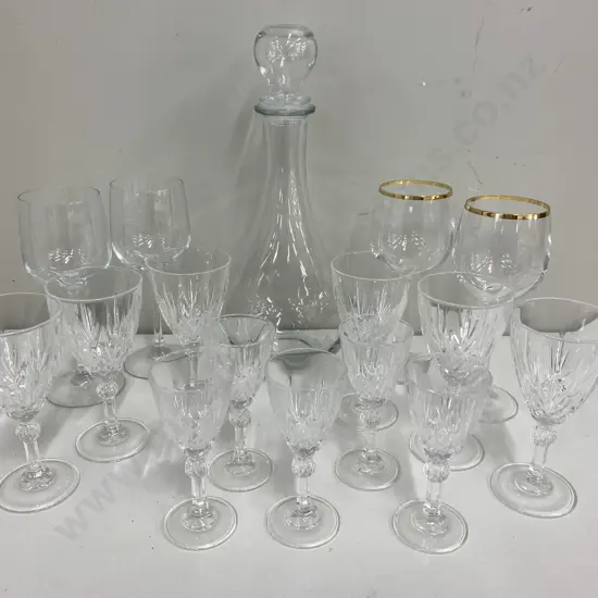 Assorted Crystal Glasses & Glass Lidded Decanter