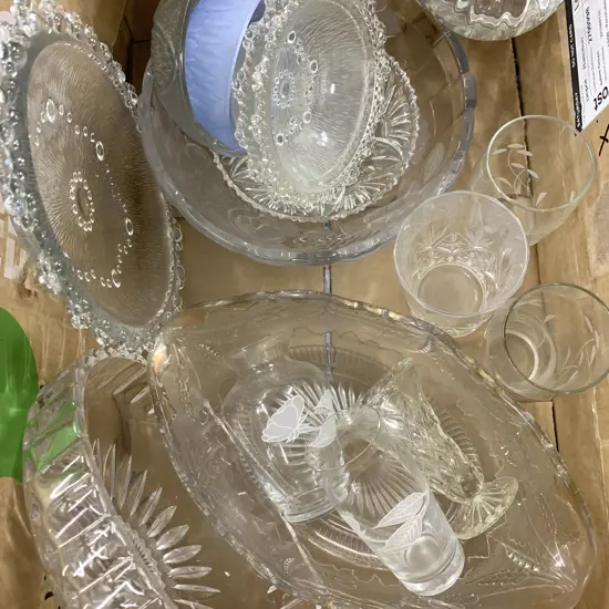 Selection of Glassware including bowls, vases, etc