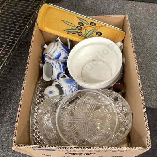 Box Lot Glass Bowls, Platter, Temuka Dish Etc