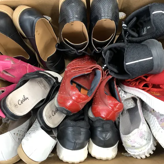 Assorted Ladies Shoes Sizes 8 - 9