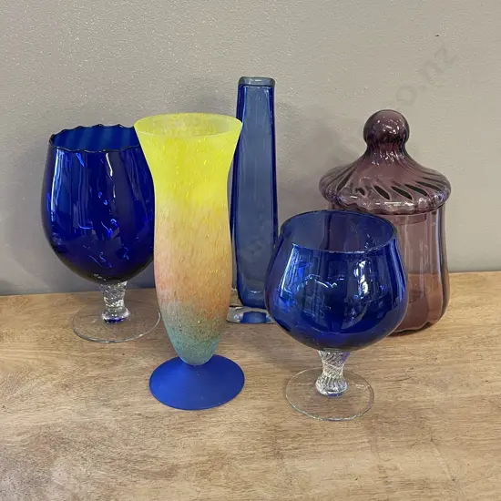 Art Glass items x 5