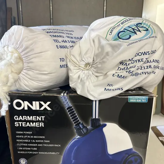 Onix Garment Steamer With Canterbury Wool Scourers Bags Of Wool