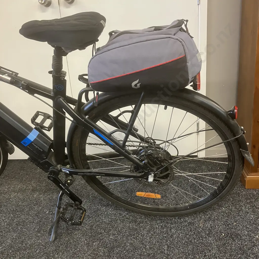 Magnum Metro+ 48V 700c Electric Bike With Charger, Blackburn Tray Bag, Size 55-58cm Helmet Etc Image 1++