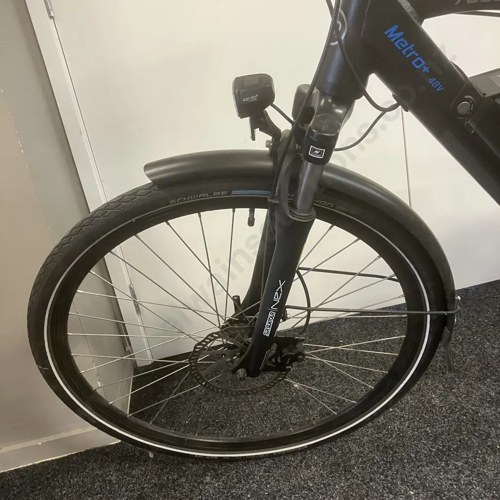 Magnum Metro+ 48V 700c Electric Bike With Charger, Blackburn Tray Bag, Size 55-58cm Helmet Etc Image 1++