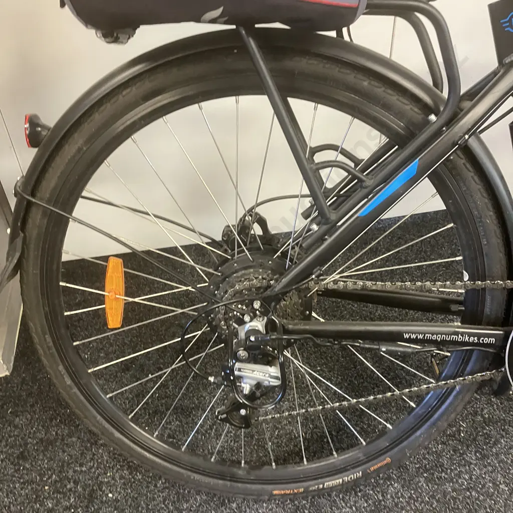 Magnum Metro+ 48V 700c Electric Bike With Charger, Blackburn Tray Bag, Size 55-58cm Helmet Etc Image 1++