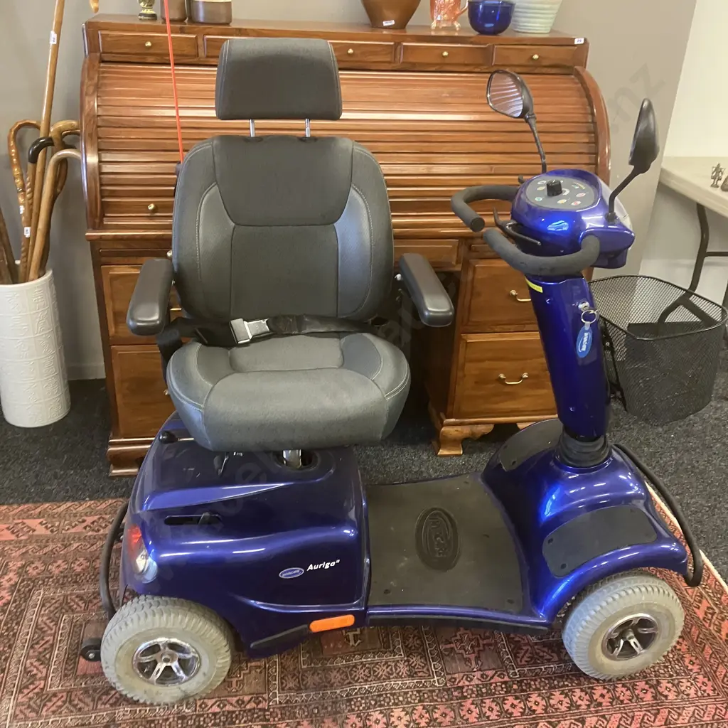 Invacare Auriga 10 Mobility Scooter With Charger, Rear Bag & Front Basket Image 1++