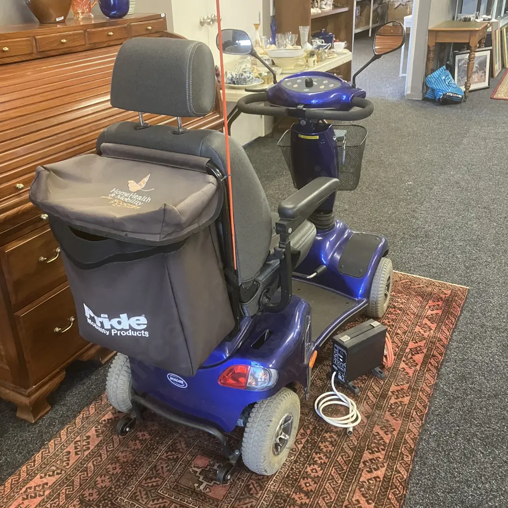 Invacare Auriga 10 Mobility Scooter With Charger, Rear Bag & Front Basket Image 1++