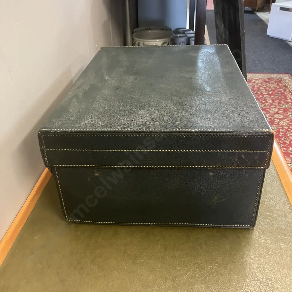 1930's Ladies Fitted Travelling Vanity Case, Sterling Silver Tops & Brushes All Hallmarked Aidie Brothers Ltd Birmingham Image 1++