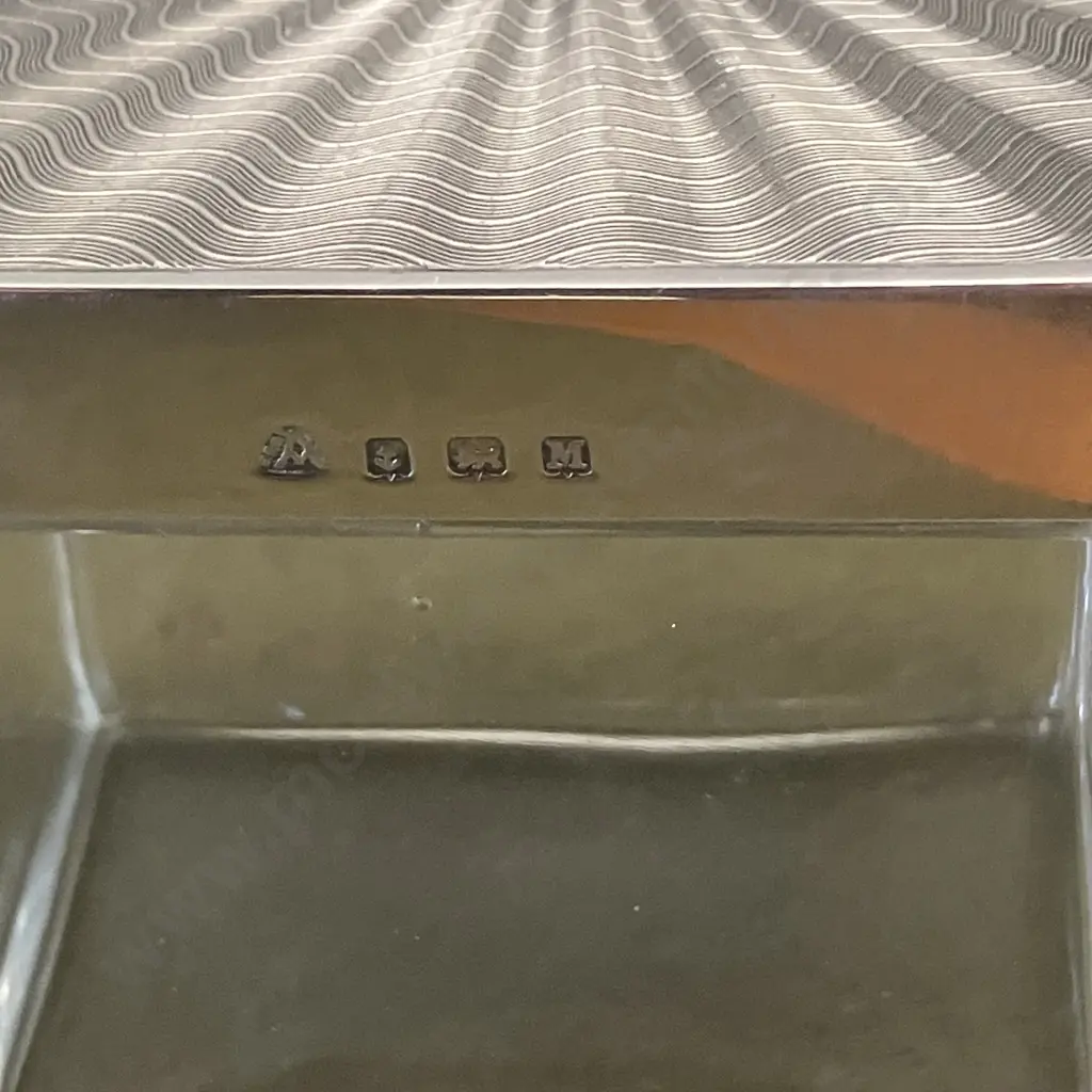 1930's Ladies Fitted Travelling Vanity Case, Sterling Silver Tops & Brushes All Hallmarked Aidie Brothers Ltd Birmingham Image 1++