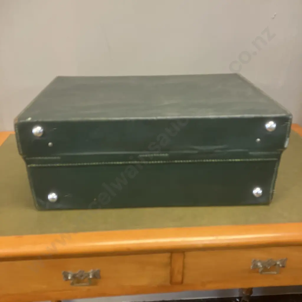 1930's Ladies Fitted Travelling Vanity Case, Sterling Silver Tops & Brushes All Hallmarked Aidie Brothers Ltd Birmingham Image 1++