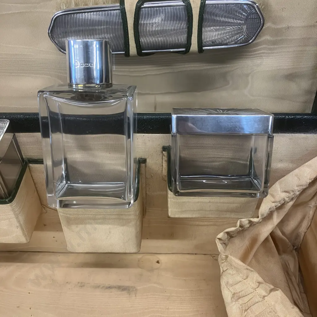 1930's Ladies Fitted Travelling Vanity Case, Sterling Silver Tops & Brushes All Hallmarked Aidie Brothers Ltd Birmingham Image 1++