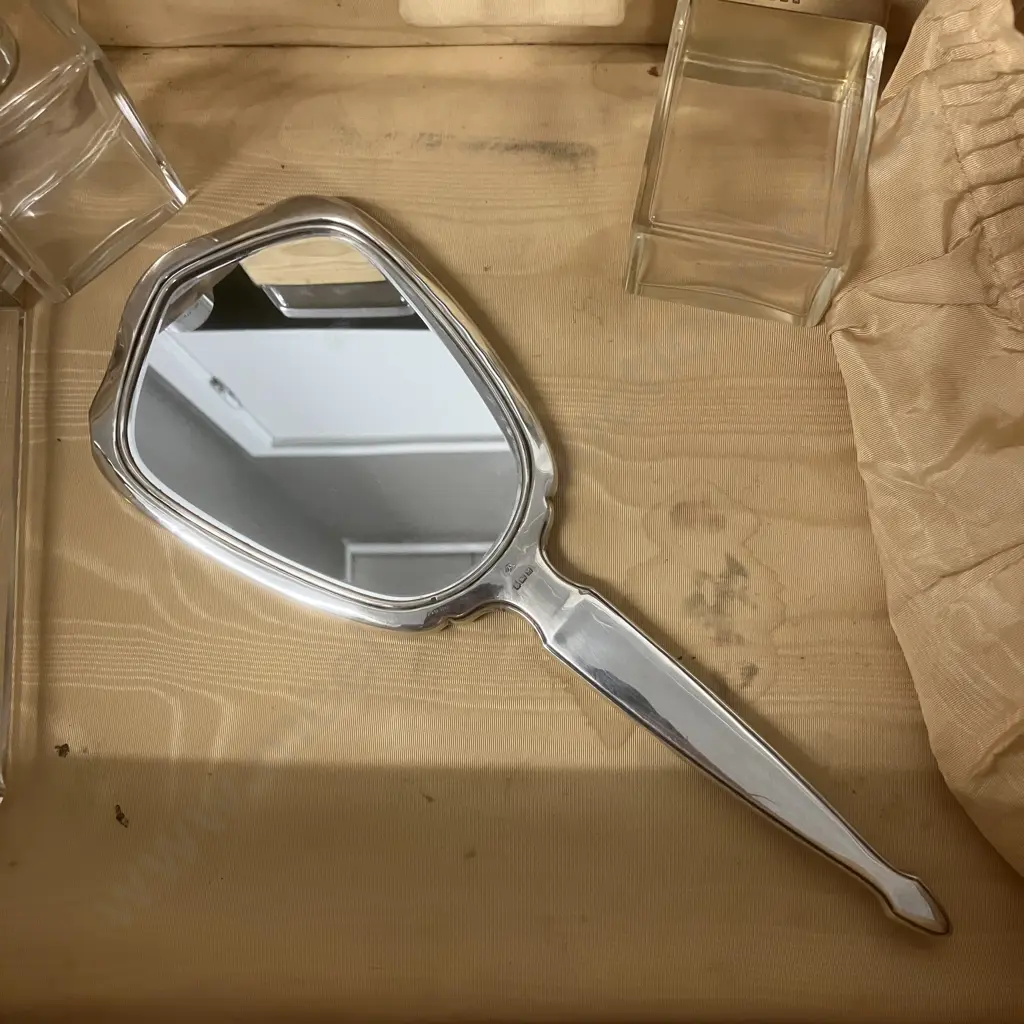 1930's Ladies Fitted Travelling Vanity Case, Sterling Silver Tops & Brushes All Hallmarked Aidie Brothers Ltd Birmingham Image 1++