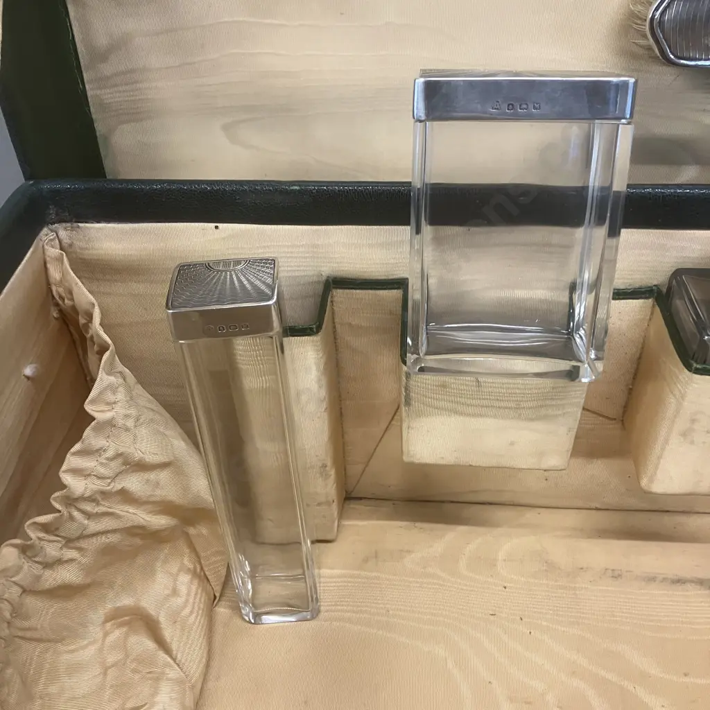 1930's Ladies Fitted Travelling Vanity Case, Sterling Silver Tops & Brushes All Hallmarked Aidie Brothers Ltd Birmingham Image 1++