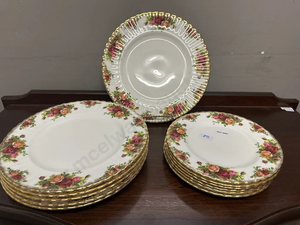 Royal Albert Old Country Roses: Set of 6 Dinner Plates and 6 Luncheon Plates - Made In England Image 1++