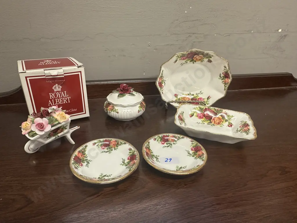 Royal Albert Old Country Roses Assortment of items Wheelbarrow, Soap Dish, Trinket Dishes 2 Pin Dishes - Made In England Image 1++