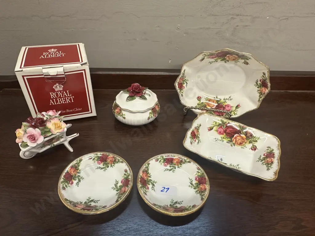 Royal Albert Old Country Roses Assortment of items Wheelbarrow, Soap Dish, Trinket Dishes 2 Pin Dishes - Made In England Image 1++