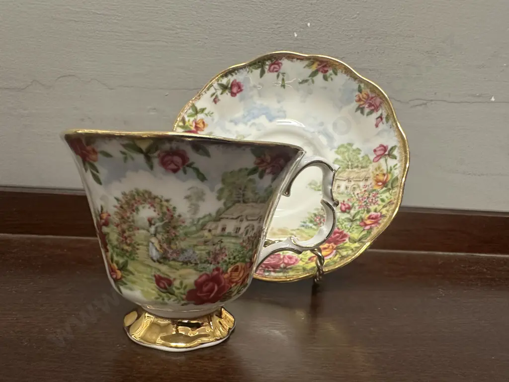Royal Albert 'A Celebration of The Old Country Roses Garden' Teacup & Saucer. c1986 Bone China England Image 1++