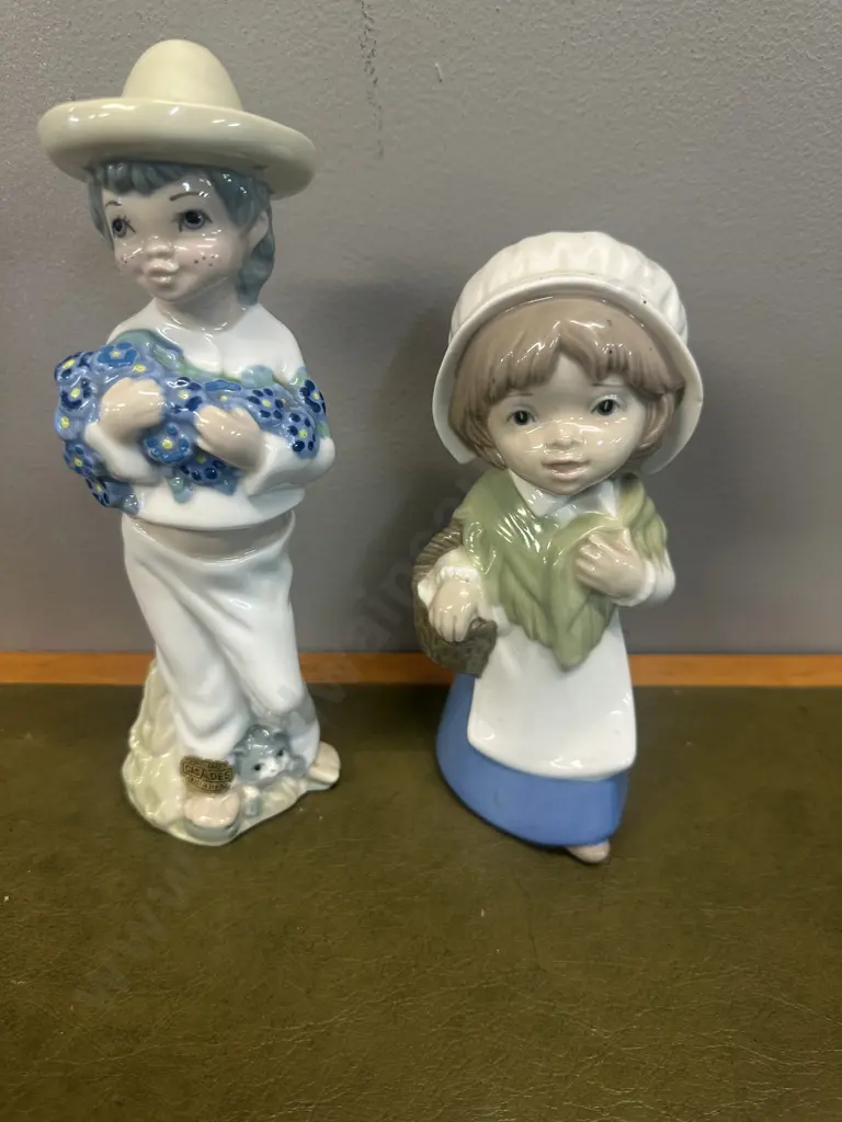  Cascades Porcelain Figurines Boy With Flowers & Girl Holding Basket Image 1++