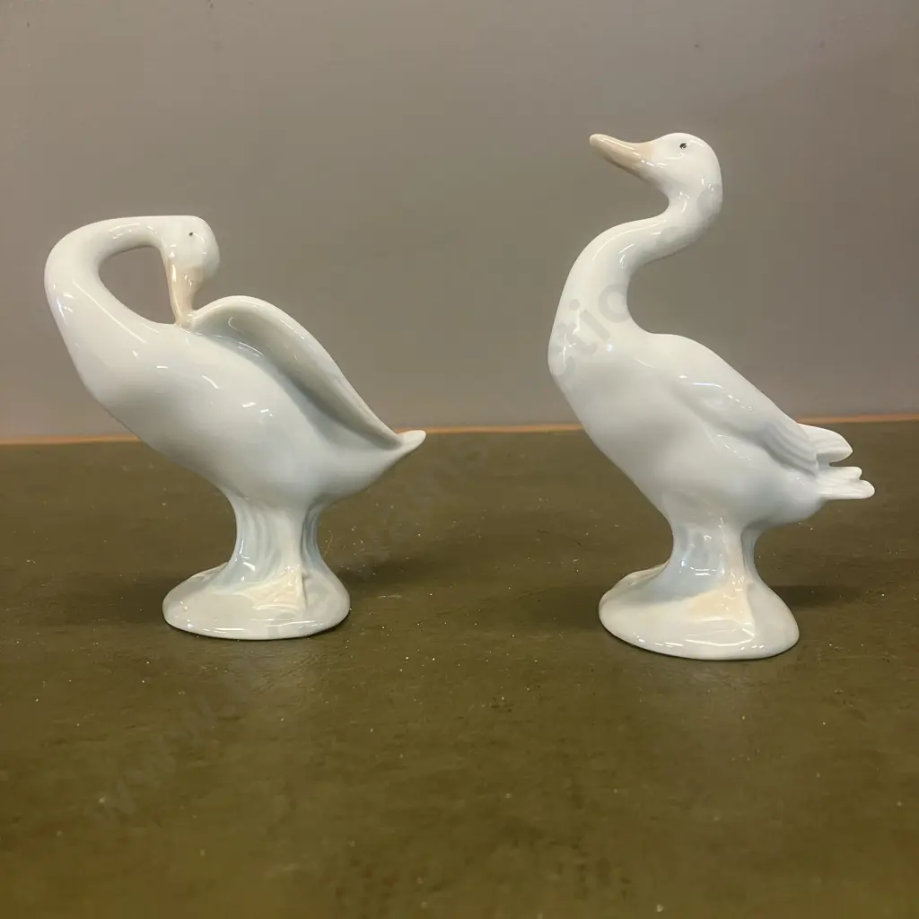 Vintage Lladro Little Duck Figurines #4552 & #4553 (Retired 2002) H11.5 & H10cm Image 1++