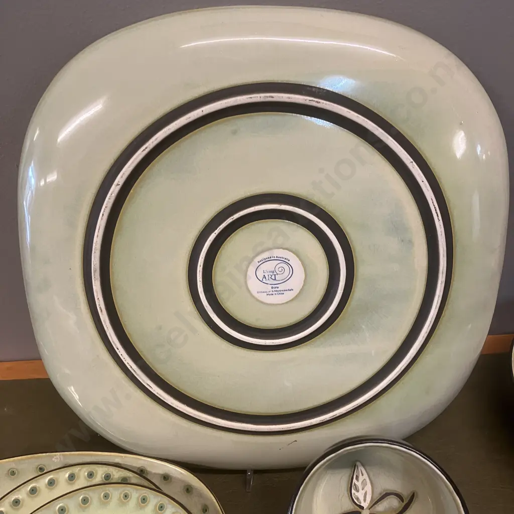 Living Art 'ECRU' Dinnerware - 14 Pieces Image 1++