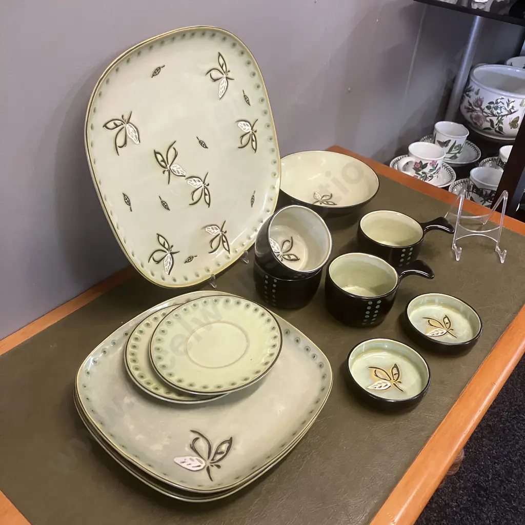 Living Art 'ECRU' Dinnerware - 14 Pieces Image 1++